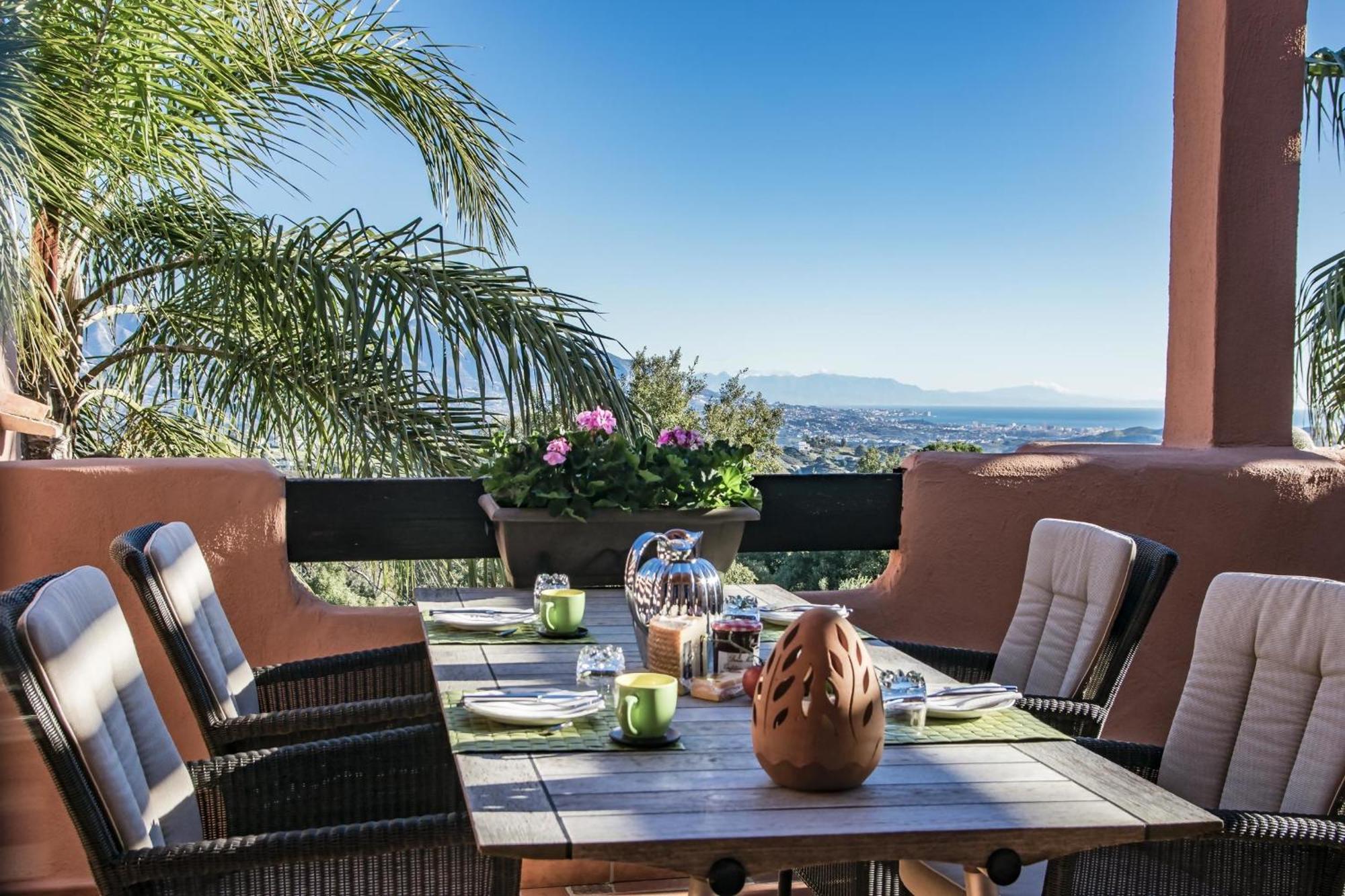 Selecta Penthouse Jazmin Apartment Ojen Ngoại thất bức ảnh
